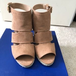 Cute Apt 9 Wedge Sandals